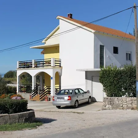 Apartments With Parking Space Privlaka, Zadar - 667 * Привлака
