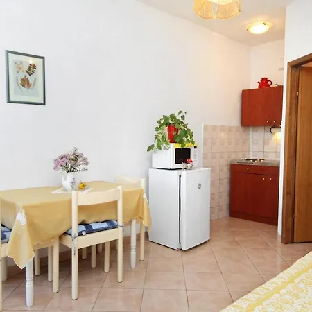 Apartment Apartments With A Parking Space Privlaka, Zadar - 667 Privlaka (Zadar)